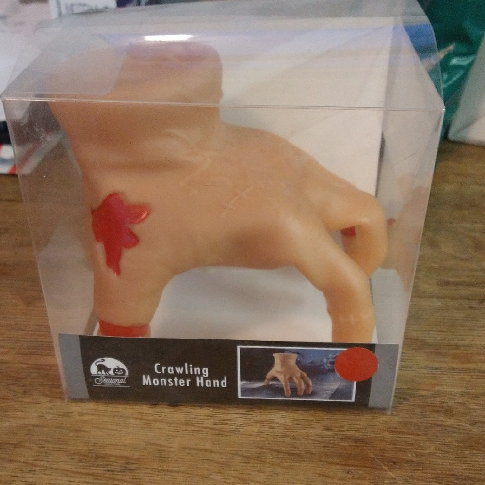 Creepy Crawling Monster Hand - Tan